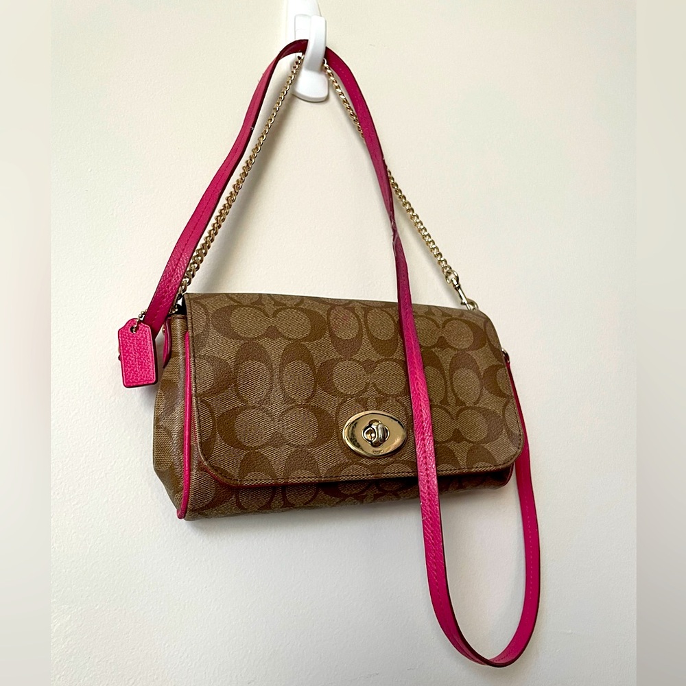 COACH⚡️”Ruby” Signature Monogram Fuschia Pink Turnlock Chain Bag - Picture 3 of 16